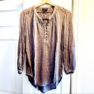 Lucky Brand Grey Stretch Embroidered Floral  Tunic Top V Neck Button Up Size M